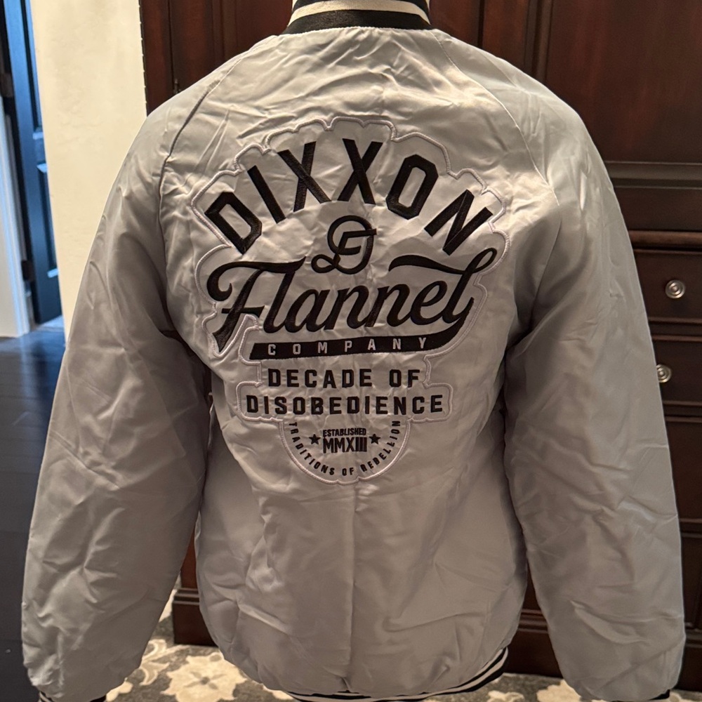 Brand new in bag Men’s Dixxon Pastime nylon grey jacket